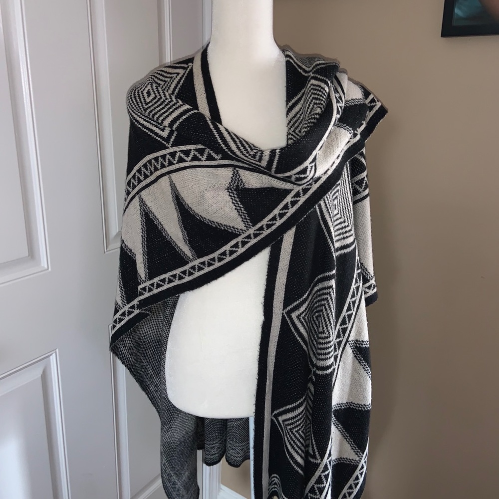 Shawl - Picture 3 of 3